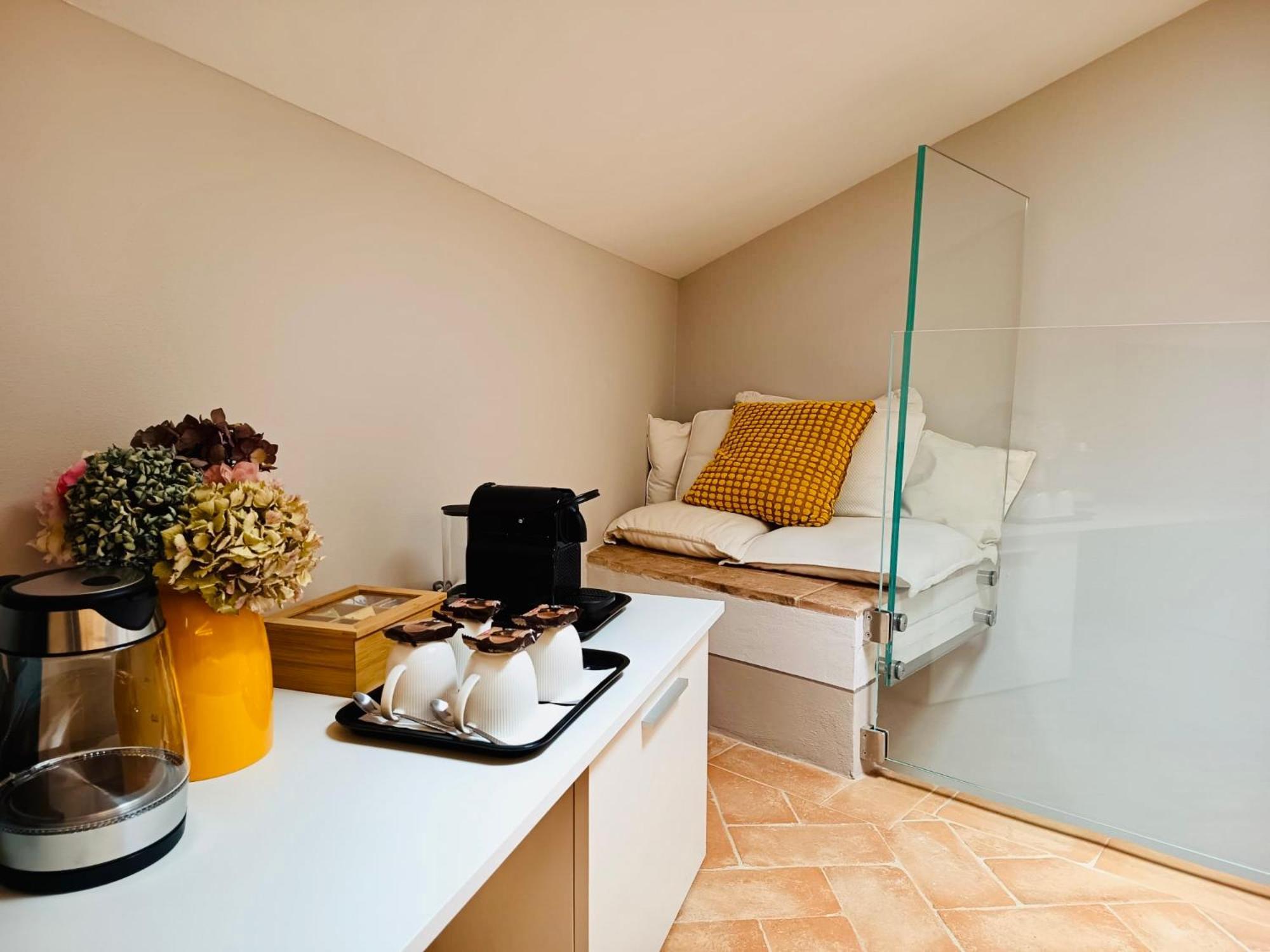 Dimora Dell'Erbe Rooms Montepulciano Stazione Rum bild