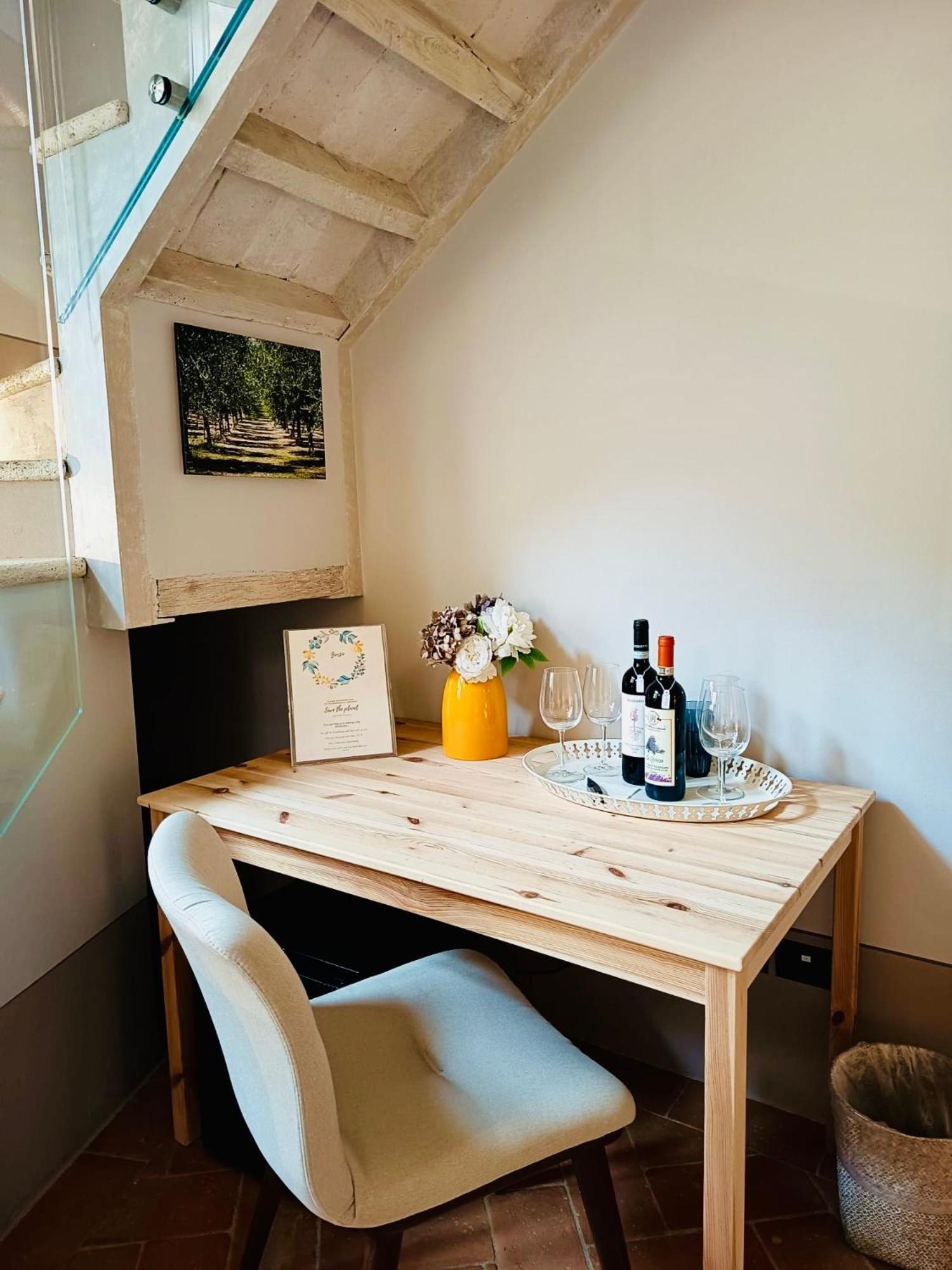Dimora Dell'Erbe Rooms Montepulciano Stazione Rum bild